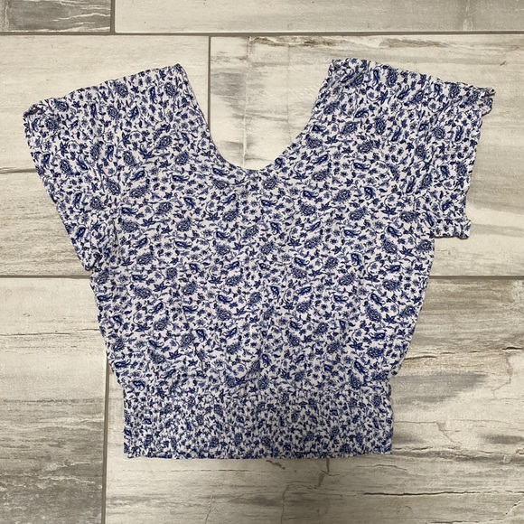 Women’s Size XS White and Blue Elastic Waist V Neck V Back Crop Top - Picture 2 of 3